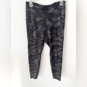 Old Navy camouflage Elevate Legging